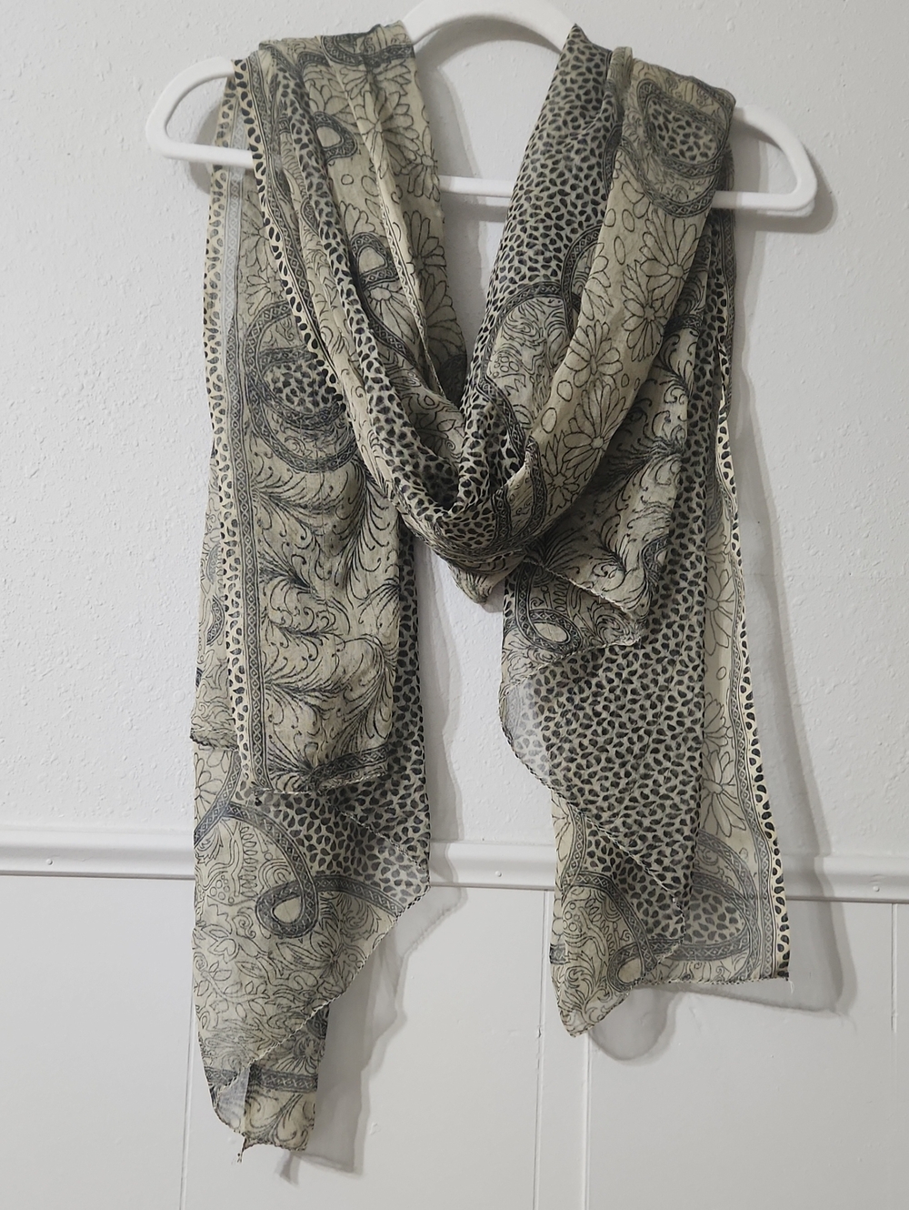 Source Unknown Black and Cream Sheer Paisley & Floral Scarf